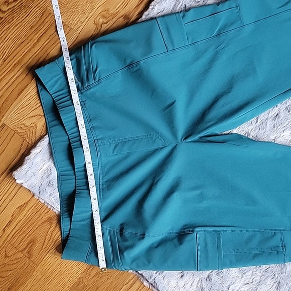 Eddie Bauer Blue/Green Cropped Pants, Women's Size 14, Great Condition - Picture 2 of 9